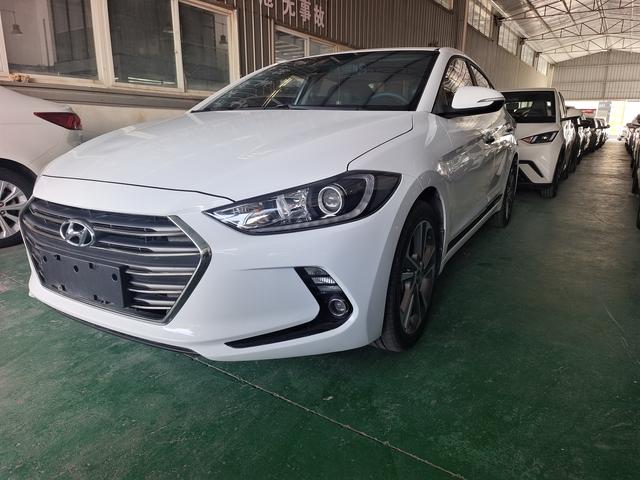 Pilot 2016 1.6L Automatic Smart-Elite