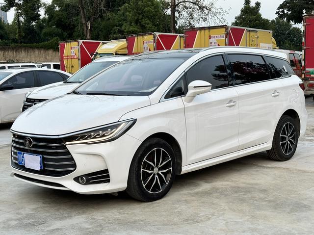 Song MAX 2017 1.5T Auto Smartlink Premium 7-seater