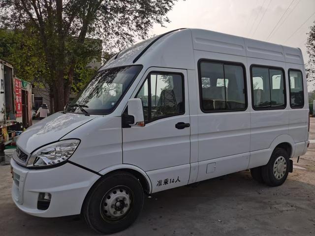 Iveco Baodi 2017 model 3.0T exclusive A42L bus high-top 17-20 seats F1CE34818