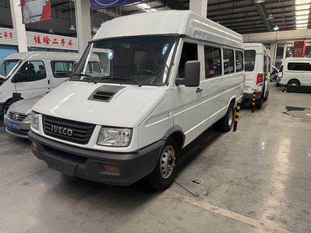 Iveco Delight 2017 2.5T A35 Bus Medium Roof 5-9 Seat 47Z5