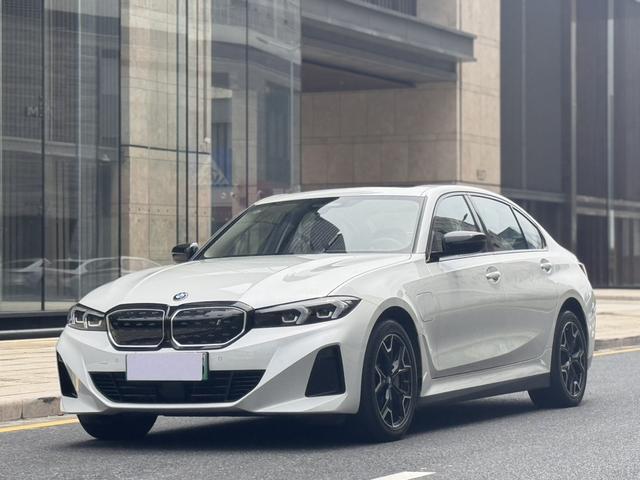 BMW i3 2023 eDrive 40 L Obsidian Package