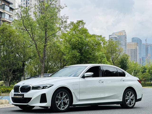 BMW i3 2022 eDrive 35 L