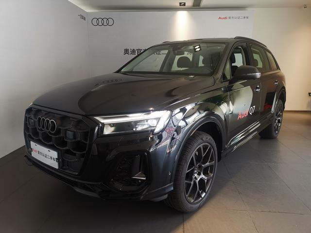 Audi Q7 2024 model 45 TFSI quattro S line Black Samurai type