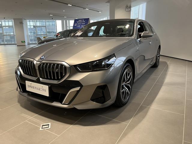 BMW i5 2024 eDrive35L M sports suit