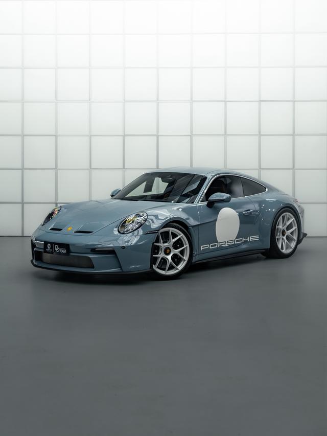 Porsche 911 2024 4.0L manual rear drive 2-seater parallel import