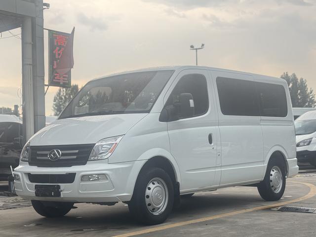 Xintu V80 2021 2.0T 6-speed manual Max Express short axis ultra-low top 5/6/7/8/ 9 seats