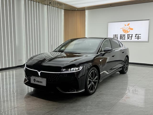 Lantu Chasing Light PHEV 2024 Ultra-long battery life Four-wheel drive Ultimate Edition