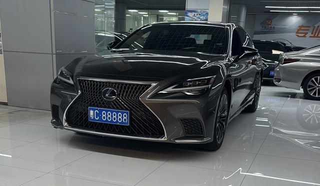 Lexus LS 2021 500h Premier Edition