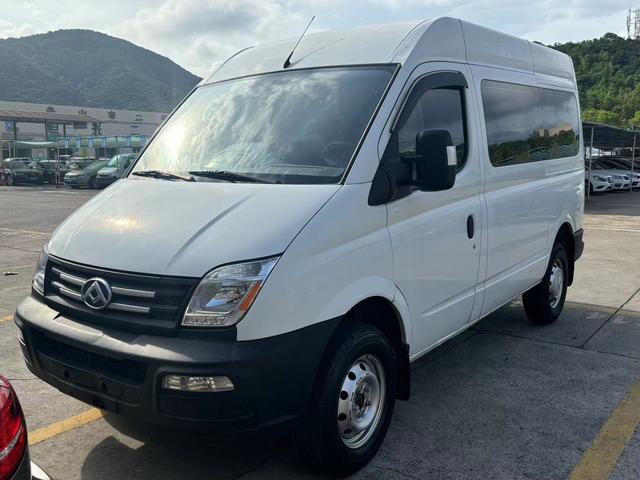 Xintu V80 2019 classic 2.5T AMT Aoyuntong short axis ultra-low top 5/6 seats