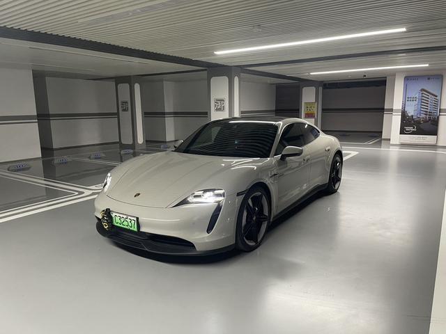 Taycan 2022 Modified Taycan