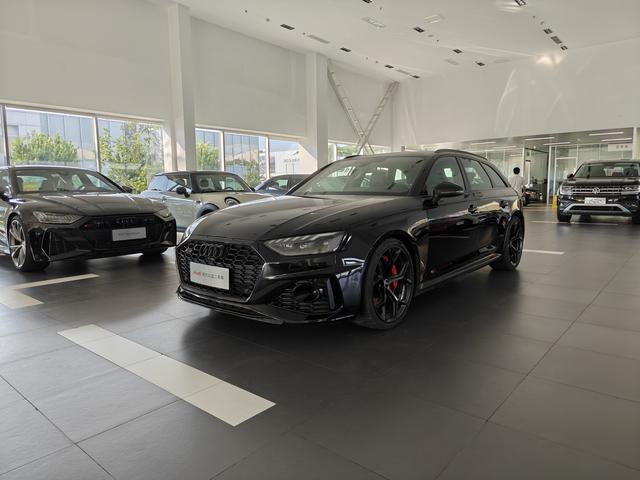 Audi RS 4 2024 RS4 2.9 T Avant fuel engine version