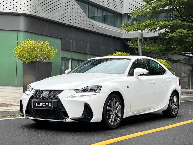 Lexus IS 2017 300 Leader