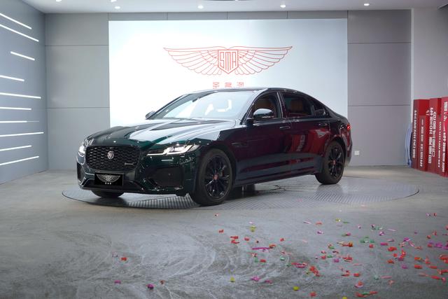Jaguar XFL 2021 2.0T P250 4WD Obsidian Sport