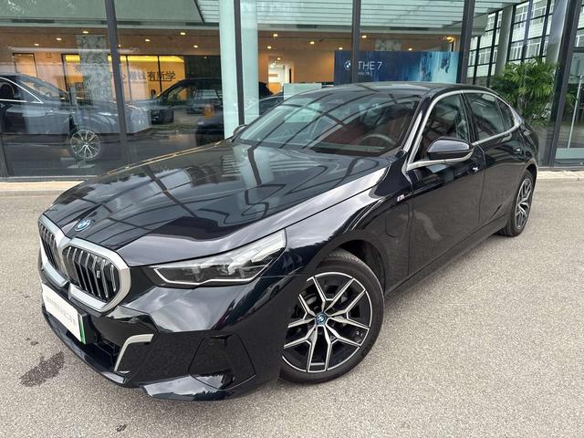 BMW i5 2024 eDrive35L M sports suit
