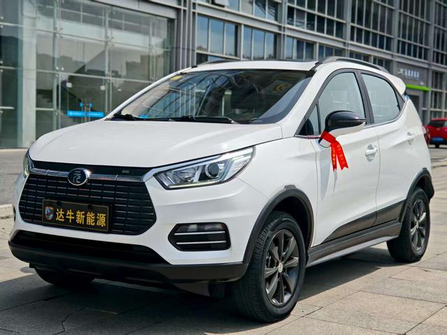 Yuan EV 2018 EV360 Smartlink Dazzling Cool Model