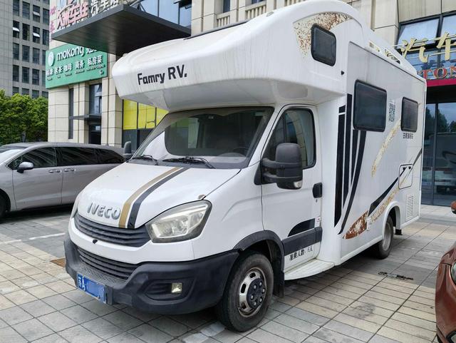 Iveco Ousheng 2018 3.0T manual rear drive 6-seater original customized version