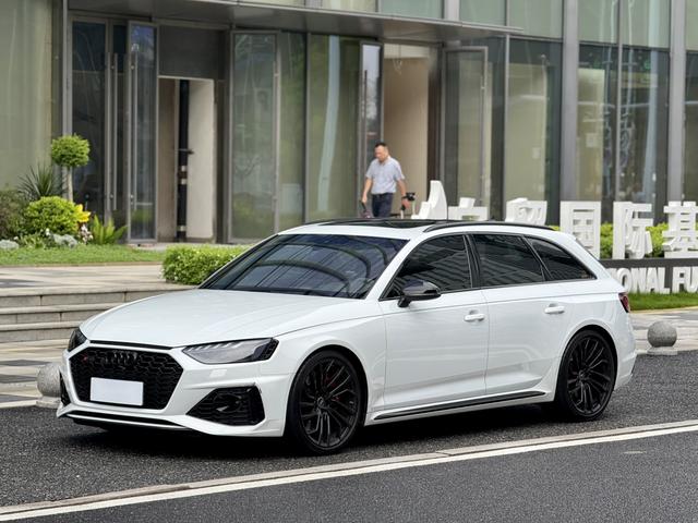 Audi RS 4 2021 RS4 2.9T Avant Dark Gold Edition