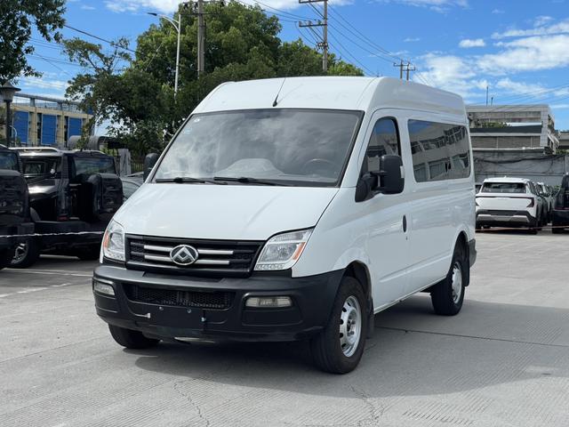 New Way V80 2015 2.5T Manual Commercial Jet Edition Short Axle Medium Roof