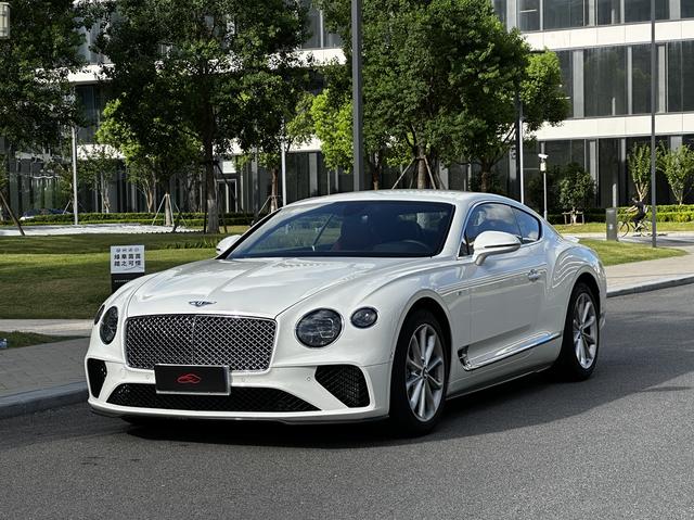 Continental 2020 4.0T GT V8