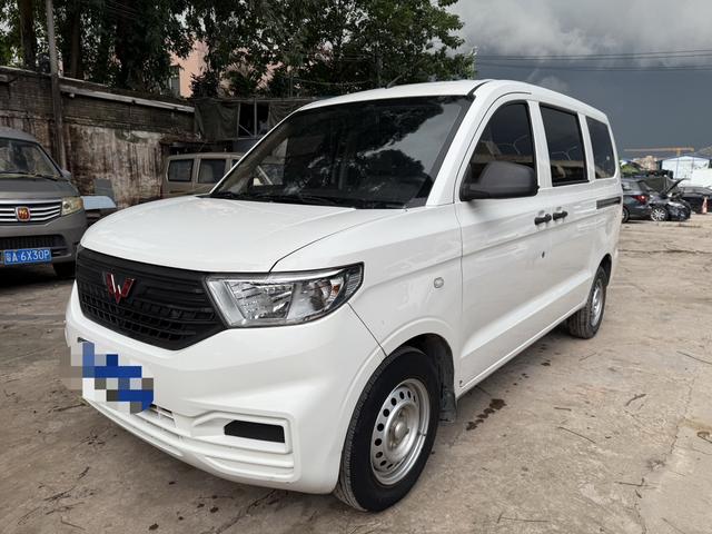 Wuling Hongguang V 2019 model 1.5L basic National VI LAR