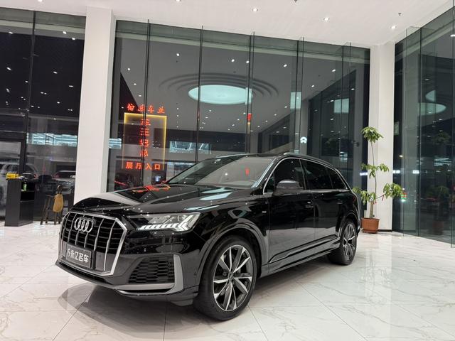 Audi Q7 2023 model 55 TFSI quattro S line ice and snow sports edition