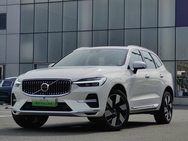 Volvo XC60 PHEV 2025 T8 four-wheel drive long battery life Zhiya Deluxe Edition