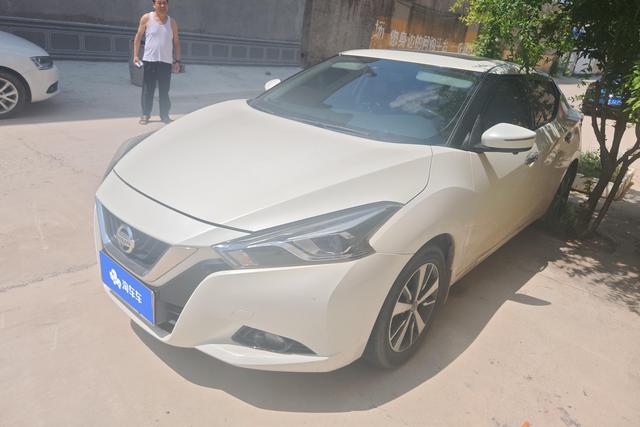 Bluebird 2019 1.6L CVT Dazzle Edition State V