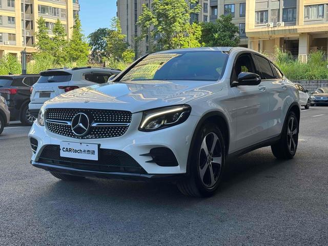 Mercedes-Benz GLC Coupe 2019 GLC 200 4MATIC Coupe SUV
