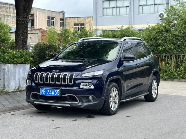 Freelander 2017 2.0L Superior Edition