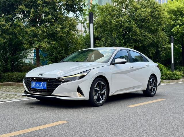 Elantra 2021 1.5L CVT TOP Signature Edition