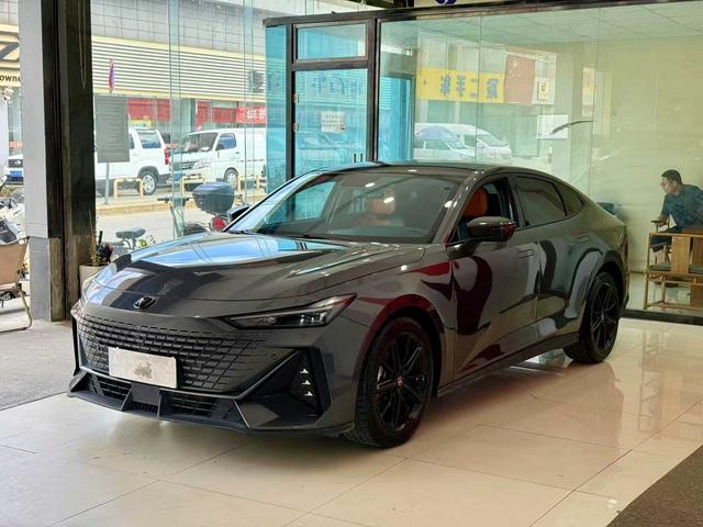 Changan UNI-V Model 2023 1.5T Premium