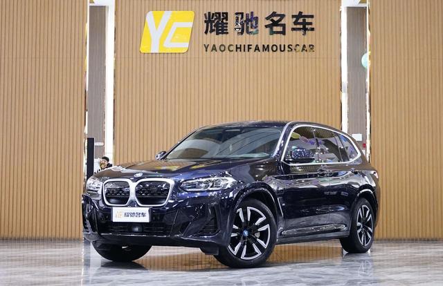BMW iX3 2024 Leader