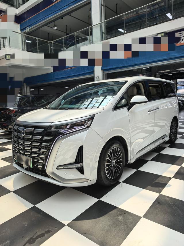 Denza D9 DM 2022 970 four-wheel drive flagship model