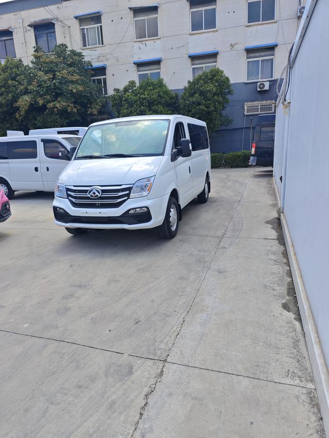 Xintu V80 2025 facelift value version 2.0T manual Max Express short axis ultra-low top 127Ps 5/6 seats