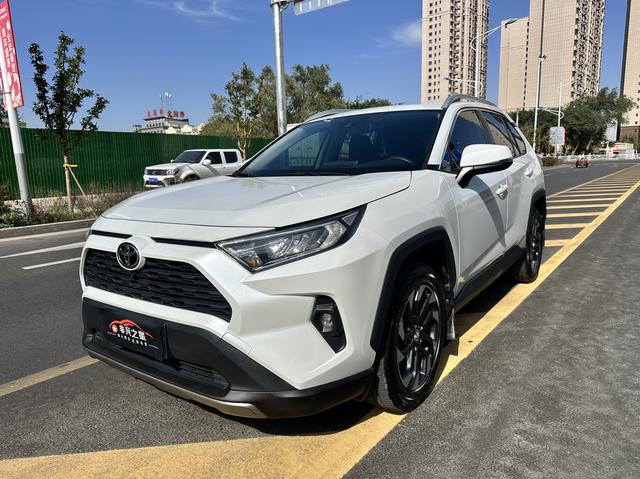 RAV4 Rongfang 2024 2.0L CVT two-wheel drive fashion version