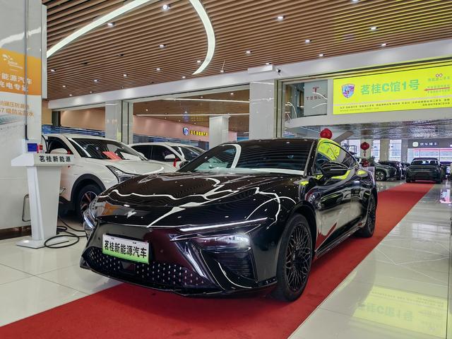 Nezha S 2022 Pure Electric 650 4WD Large Edition