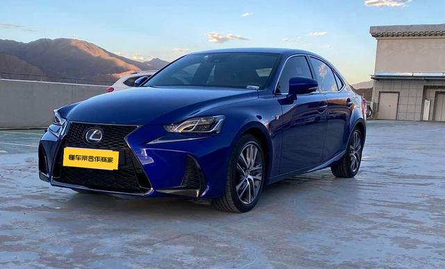 Lexus IS 2017 300 Leader
