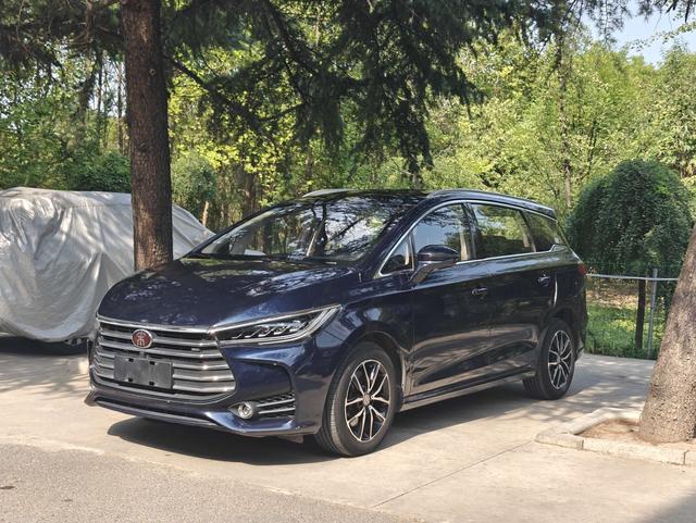 Song MAX 2018 1.5T Automatic Smartlink Premium 7-seater