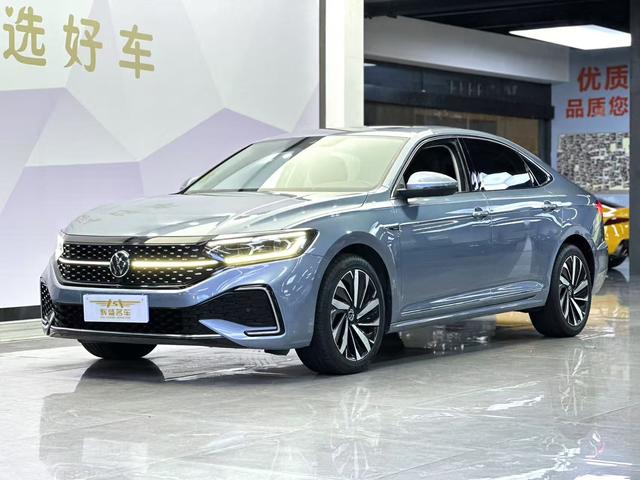 Passat 2022 330TSI Premium