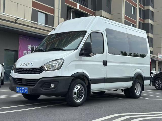 Iveco Ousheng 2021 2.0T manual Shangrui long axis short suspension high top manual door F1A