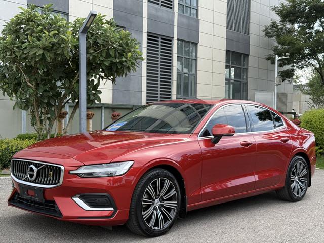 VOLVO S60 2022 B4 Intelligent Luxury Edition