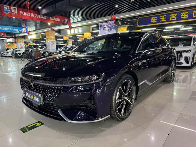 Lantu Chasing Light PHEV 2024 Ultra-long battery life Four-wheel drive Ultimate Edition
