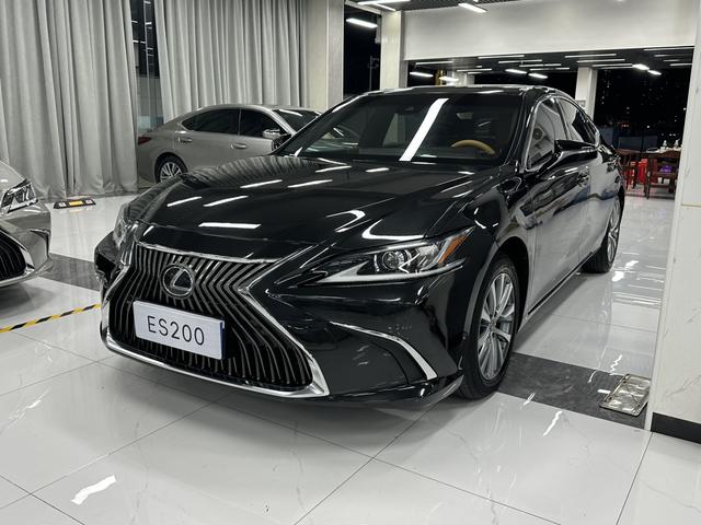 Lexus ES 2018 200 Excellence National V