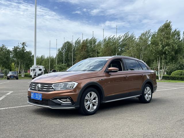 C-TREK Wei Ling 2017 230TSI DSG Luxury Type