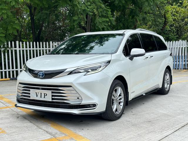 Xena 2021 2.5L Hybrid Platinum Edition