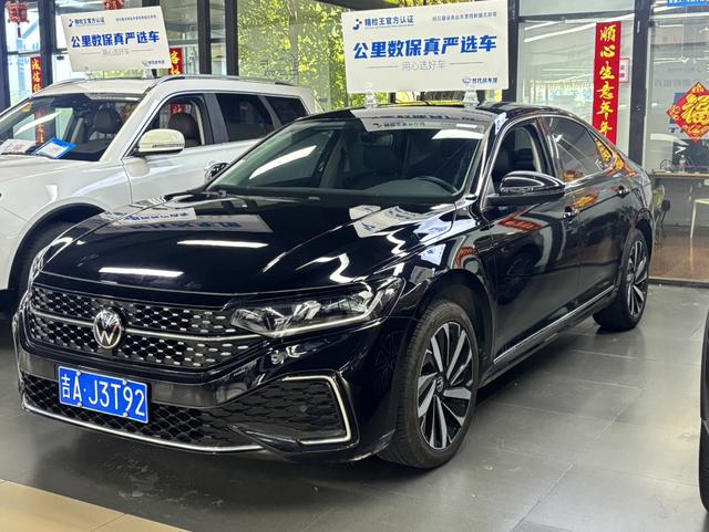 Passat 2022 330TSI Starlet Elite