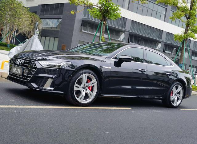AUDI A7L 2024 45 TFSI quattro S-line Visionary Fluidic Package