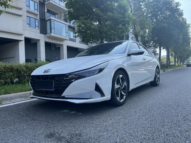 Elantra 2021 1.5L CVT LUX Premium