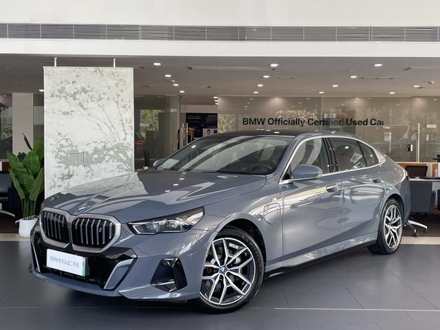 BMW i5 2024 eDrive35L M sports suit