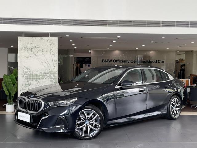 BMW i5 2024 eDrive35L M sports suit